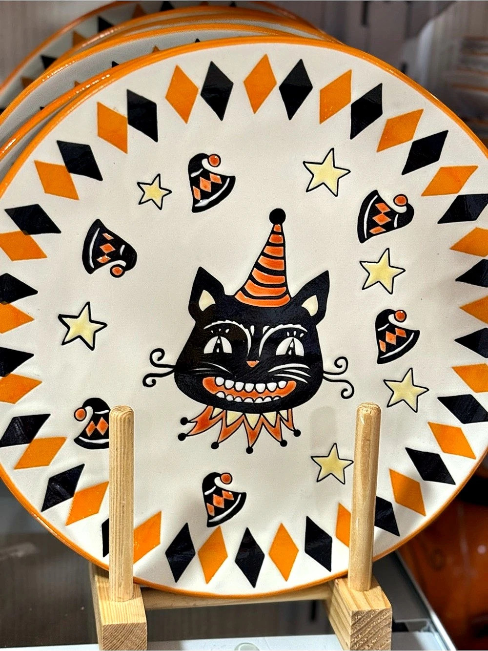Halloween 4 Dinner Plates in White & Orange